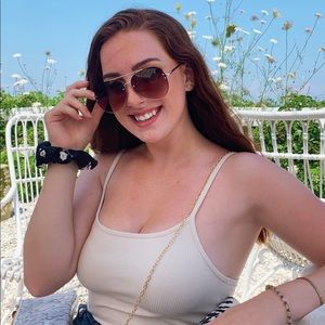 Meet your Posher, Nina